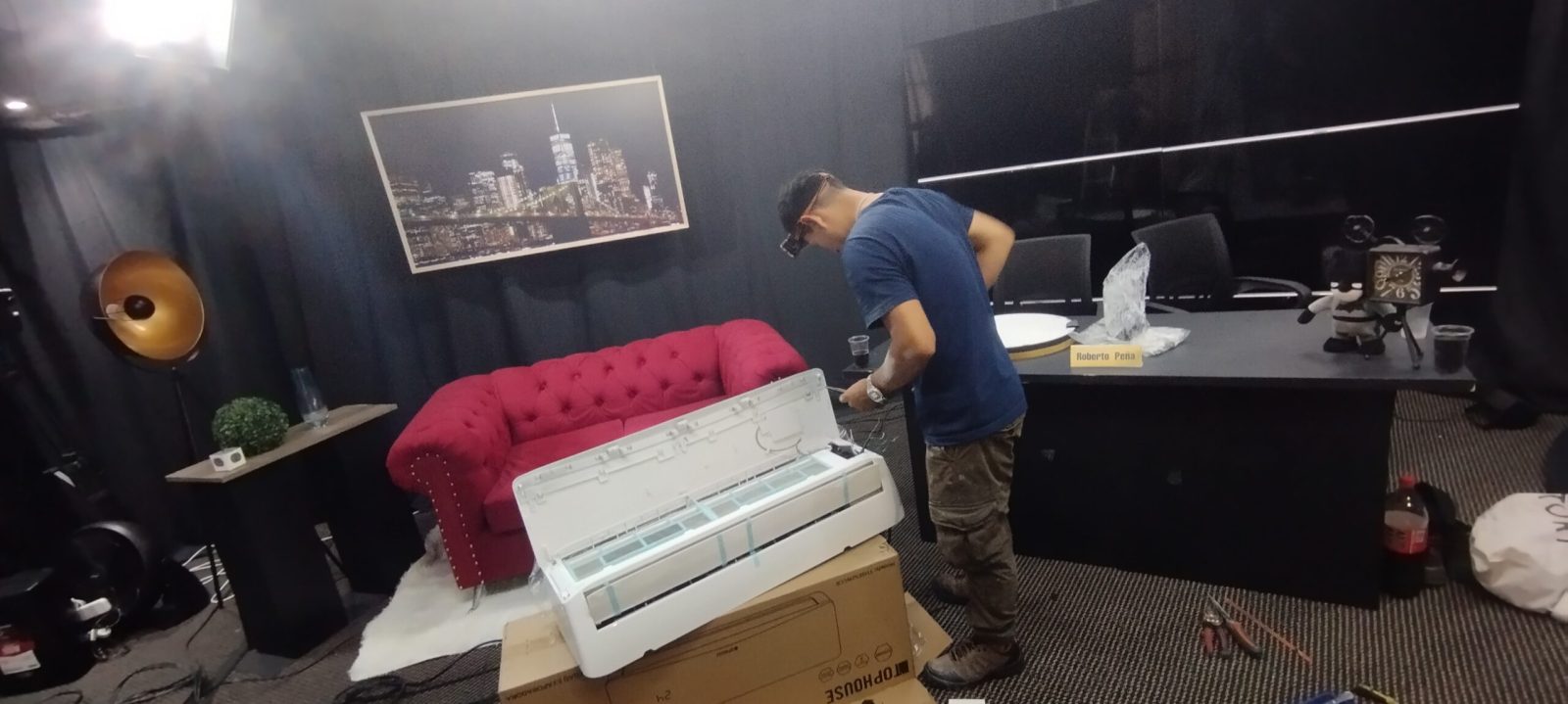 Equipo de Refrifast trabajando en edificios y desarrollos