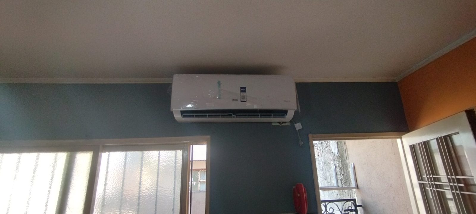 Equipo de Refrifast trabajando en service lg