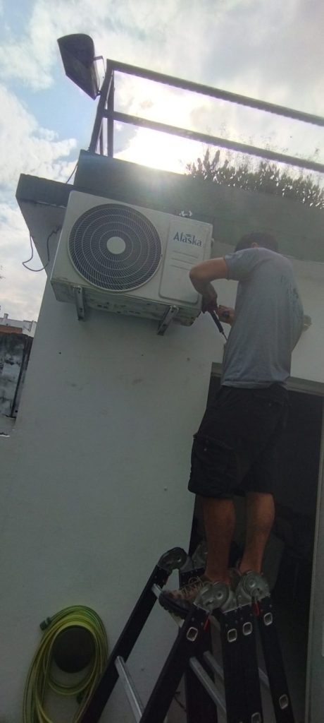Instalación de aire acondicionado en departamento nuevo, CABA: detalle 10