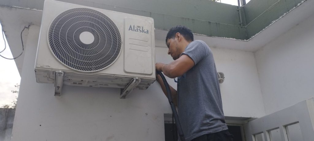 Instalación de aire acondicionado en departamento nuevo, CABA: detalle 1