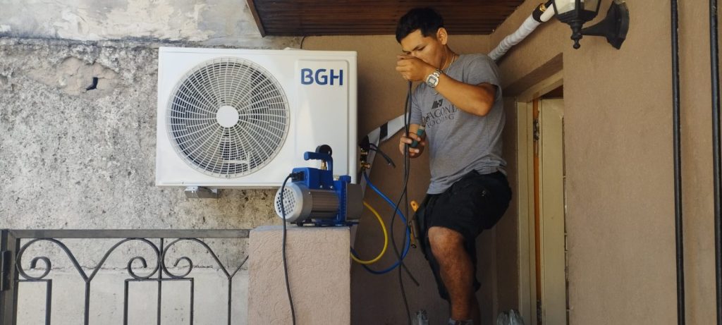 Instalación de aire acondicionado en pared antigua, CABA: detalle 14