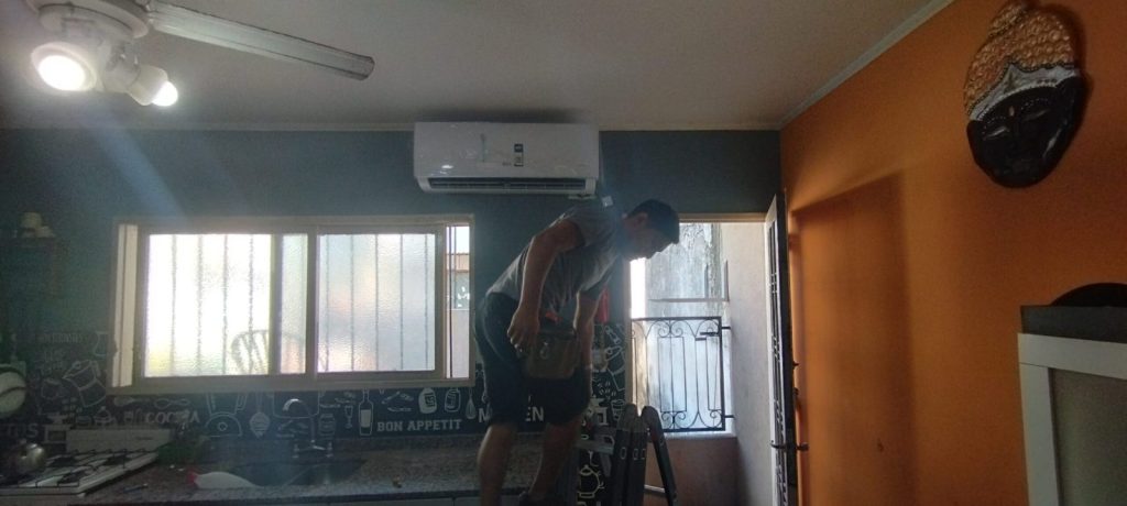 Instalación de aire acondicionado en pared antigua, CABA: detalle 17